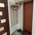 In דירה לבוב